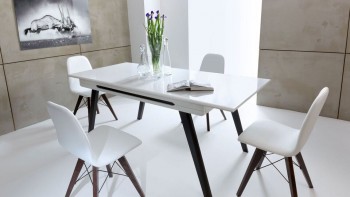 Комплект маса и столове бяло